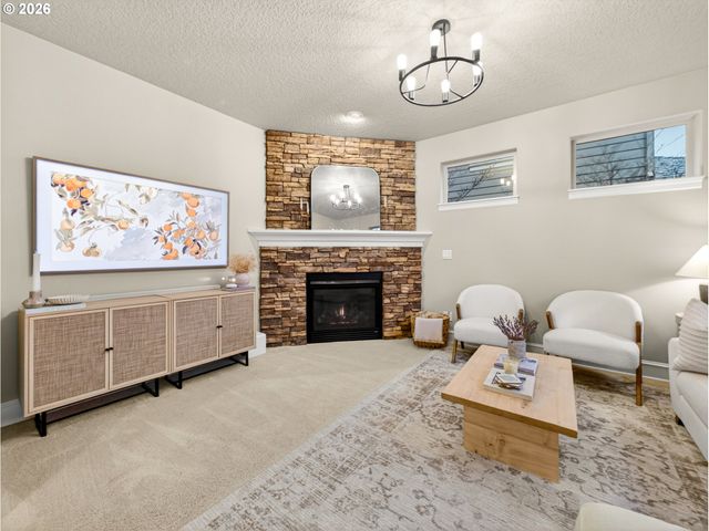 17118 Sw SONNET Way, King City, OR 97224