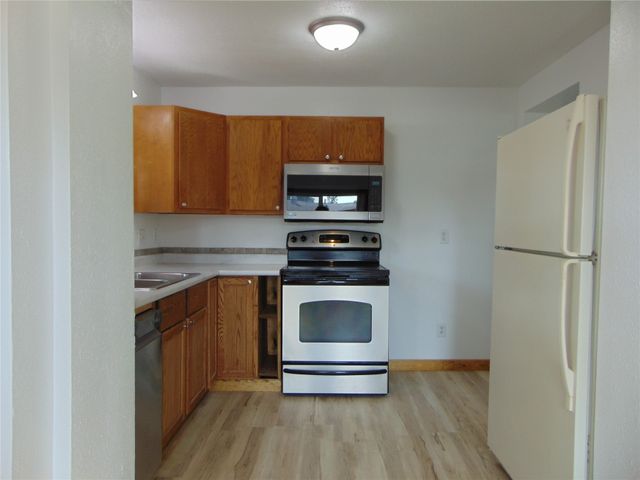 2319 E 38th Street, Des Moines, IA 50317