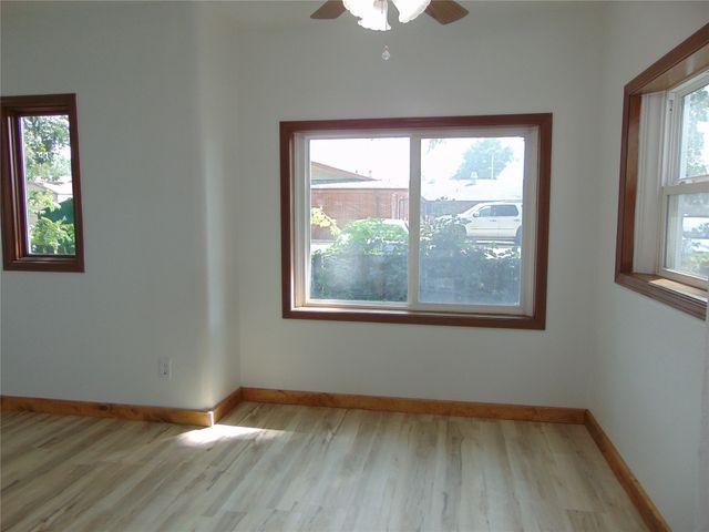 2319 E 38th Street, Des Moines, IA 50317