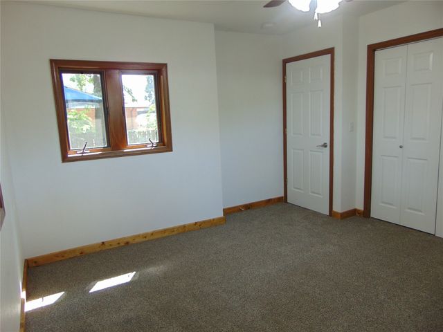 2319 E 38th Street, Des Moines, IA 50317