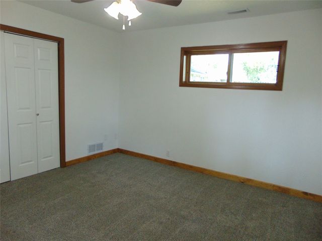 2319 E 38th Street, Des Moines, IA 50317