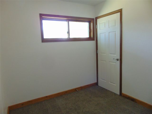 2319 E 38th Street, Des Moines, IA 50317