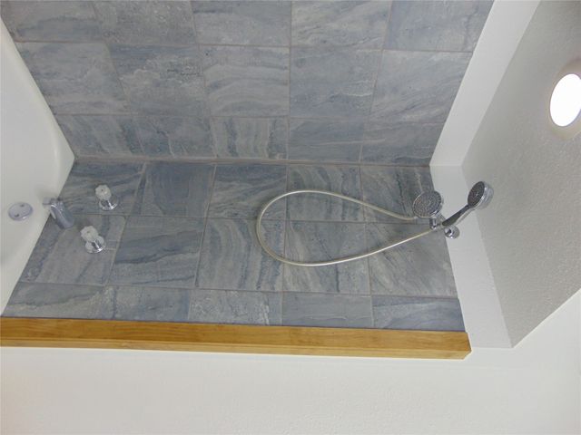 2319 E 38th Street, Des Moines, IA 50317