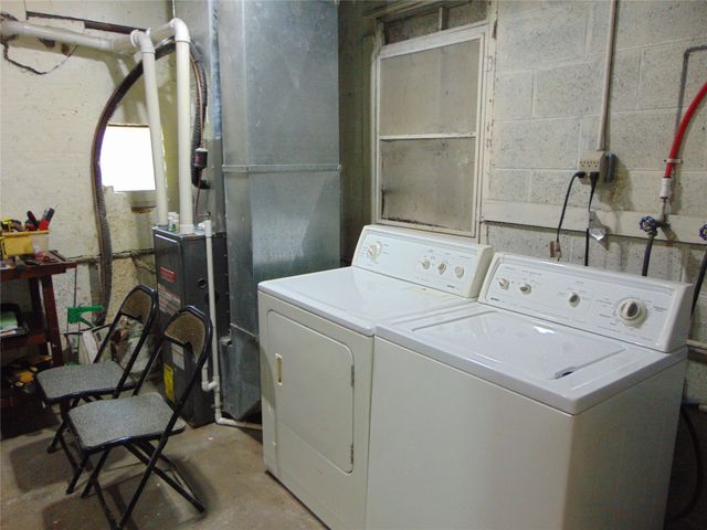 2319 E 38th Street, Des Moines, IA 50317