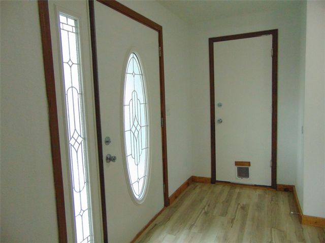 2319 E 38th Street, Des Moines, IA 50317