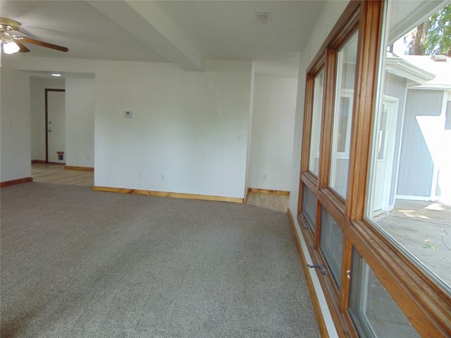 2319 E 38th Street, Des Moines, IA 50317