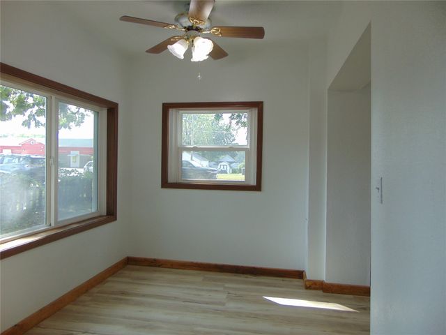 2319 E 38th Street, Des Moines, IA 50317