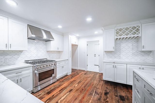 10038 Westview Drive, Houston, TX 77055