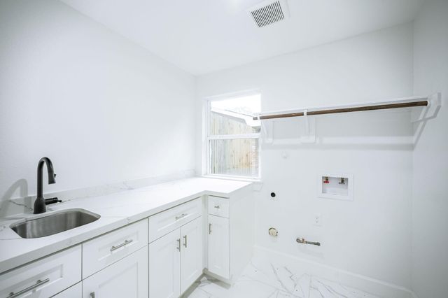 10038 Westview Drive, Houston, TX 77055