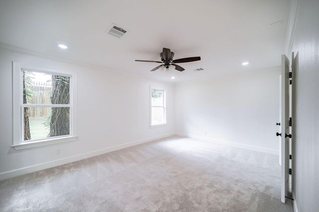 10038 Westview Drive, Houston, TX 77055