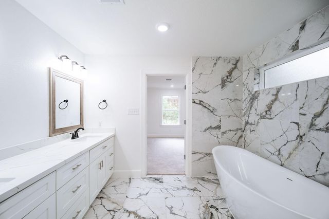 10038 Westview Drive, Houston, TX 77055