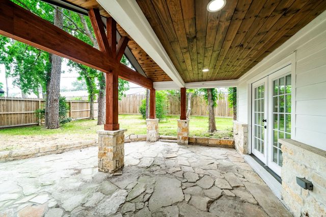 10038 Westview Drive, Houston, TX 77055