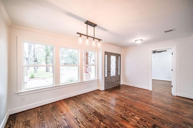 10038 Westview Drive, Houston, TX 77055