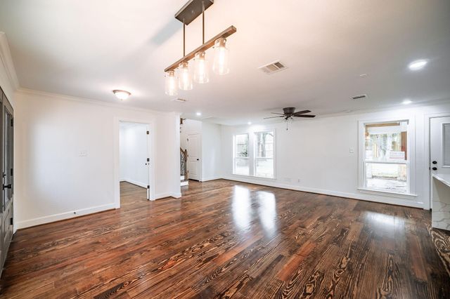 10038 Westview Drive, Houston, TX 77055