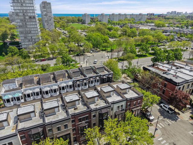 3249 S Calumet Avenue, Chicago, IL 60616