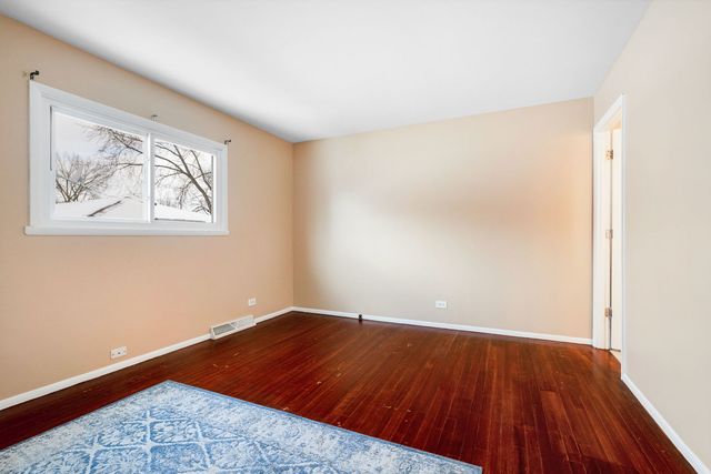 920 Valley Stream Drive, Wheeling, IL 60090