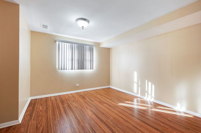 920 Valley Stream Drive, Wheeling, IL 60090