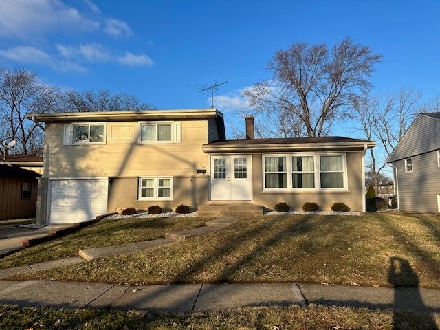 920 Valley Stream Drive, Wheeling, IL 60090