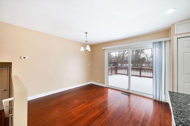 920 Valley Stream Drive, Wheeling, IL 60090