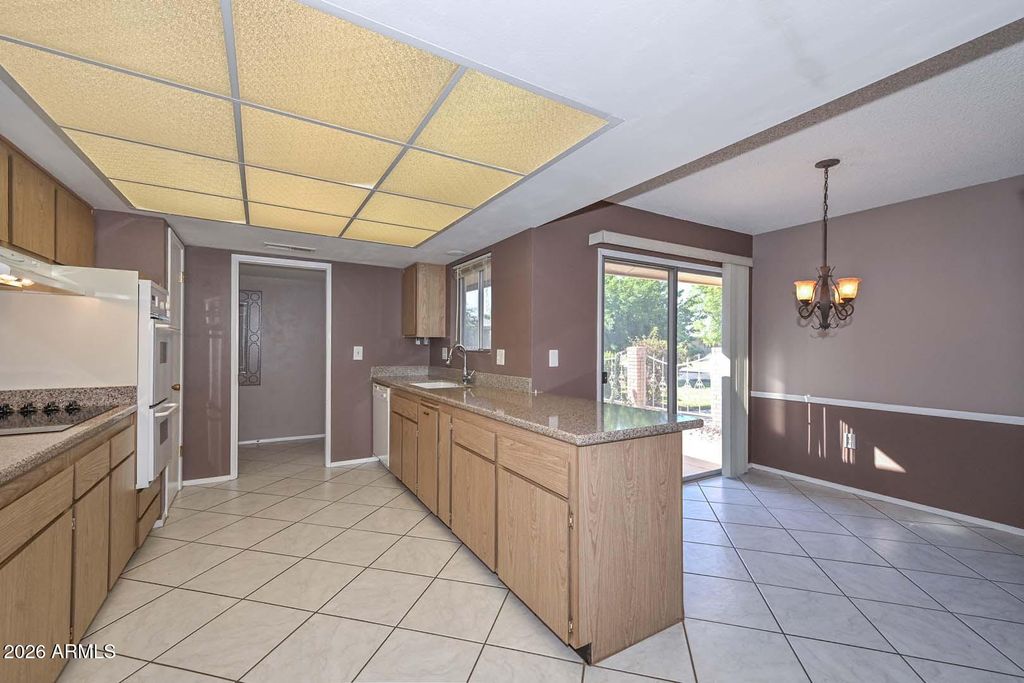 10220 W PINERIDGE Drive, Sun City, AZ 85351 — photo 3