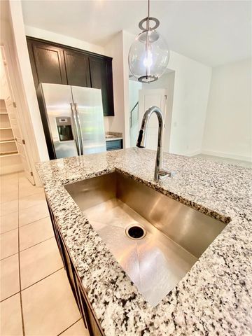 7206 CARRICKBEND LANE, Orlando, FL 32819