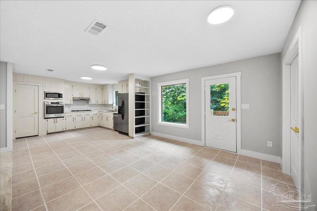 3809 Idlewood Dr, Pensacola, FL 32505