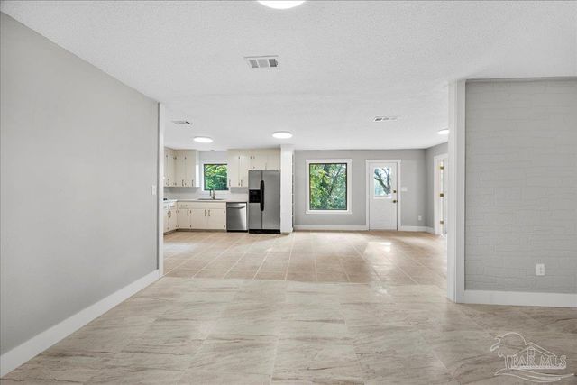 3809 Idlewood Dr, Pensacola, FL 32505