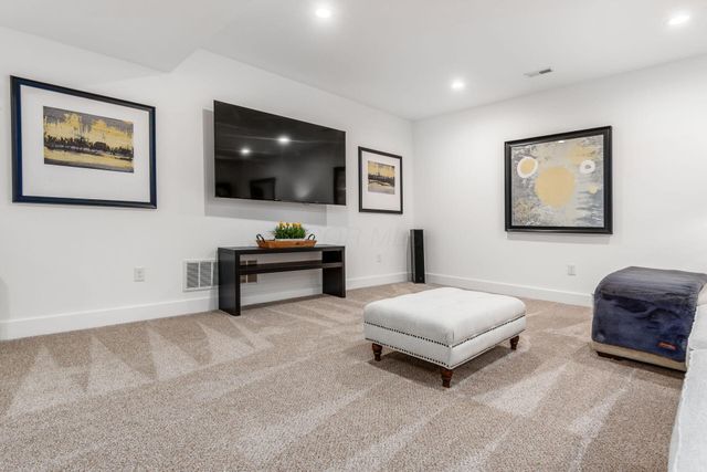 5801 Hickory Drive, Lewis Center, OH 43035