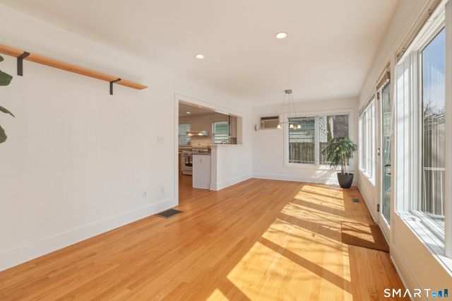 258 Saint John Street, New Haven, CT 06511