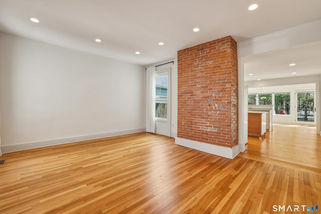 258 Saint John Street, New Haven, CT 06511