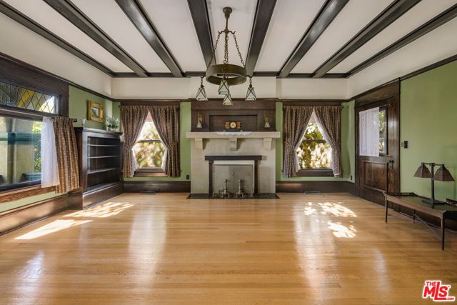 1049 Elden Avenue, Los Angeles, CA 90006