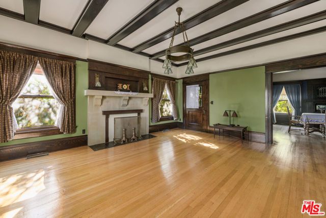 1049 Elden Avenue, Los Angeles, CA 90006