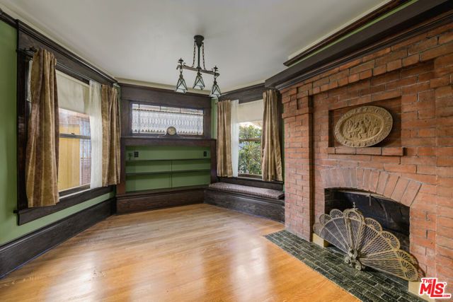 1049 Elden Avenue, Los Angeles, CA 90006