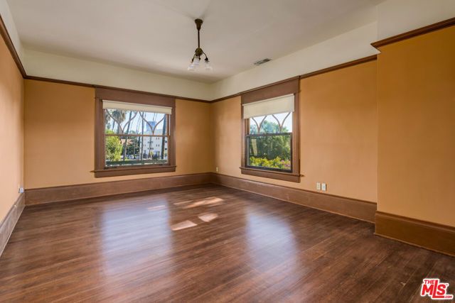 1049 Elden Avenue, Los Angeles, CA 90006