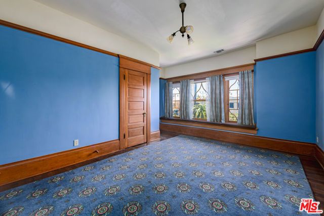 1049 Elden Avenue, Los Angeles, CA 90006