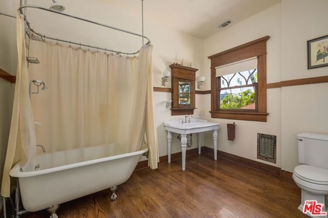 1049 Elden Avenue, Los Angeles, CA 90006