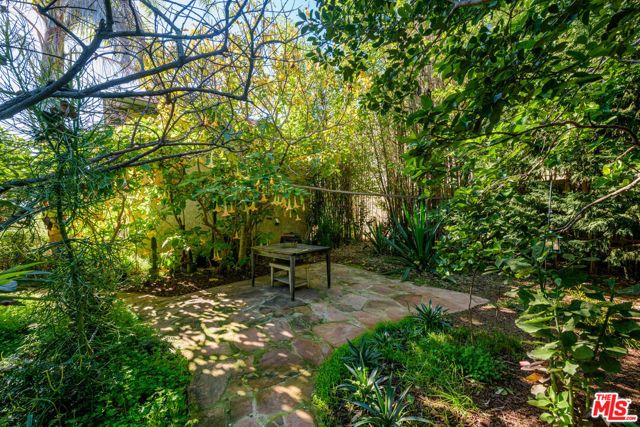 1049 Elden Avenue, Los Angeles, CA 90006