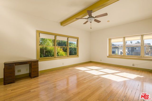 1049 Elden Avenue, Los Angeles, CA 90006