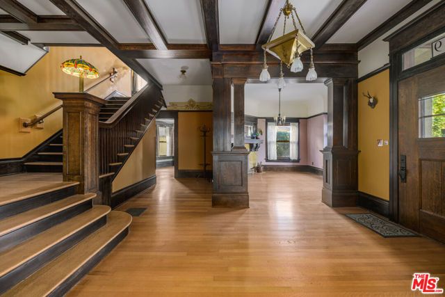 1049 Elden Avenue, Los Angeles, CA 90006