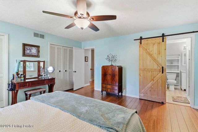 4108 Meadowland Dr, Prospect, KY 40059
