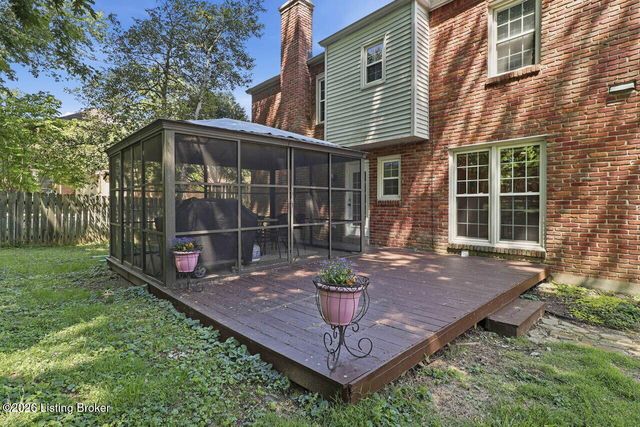 4108 Meadowland Dr, Prospect, KY 40059