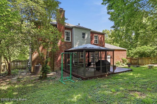 4108 Meadowland Dr, Prospect, KY 40059