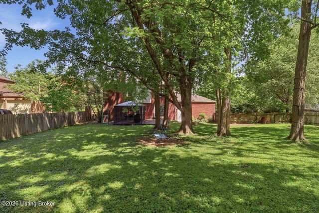4108 Meadowland Dr, Prospect, KY 40059