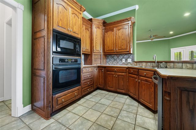 2205 Covington Court, Sherman, TX 75092