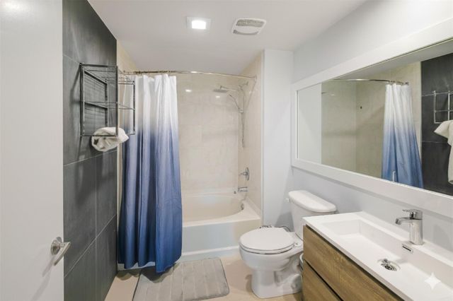 18800 NE 29th Avenue 704, Aventura, FL 33180