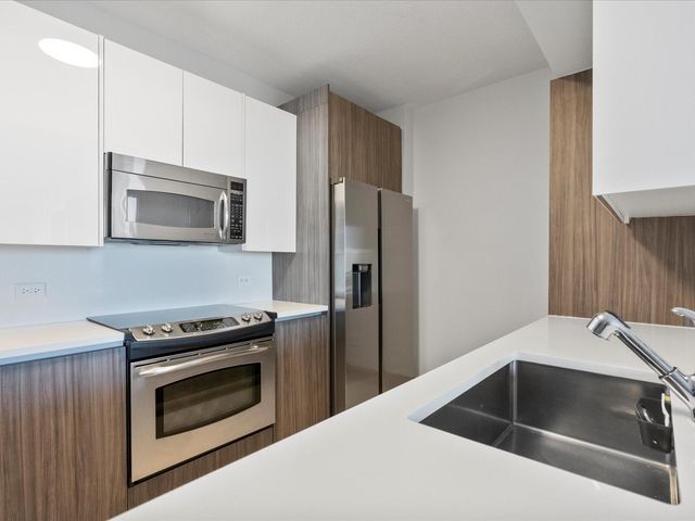 18800 NE 29th Avenue 704, Aventura, FL 33180