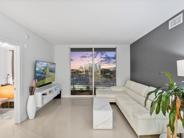 18800 NE 29th Avenue 704, Aventura, FL 33180