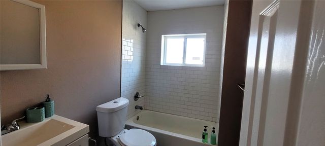 5821 Black Oak Lane, River Oaks, TX 76114