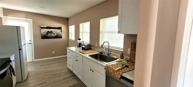 5821 Black Oak Lane, River Oaks, TX 76114