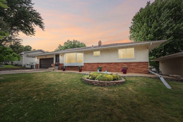3403 71st Street E, Inver Grove Heights, MN 55076